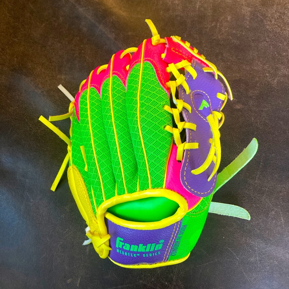 Franklin Sports 9.5in Meshtek Glove